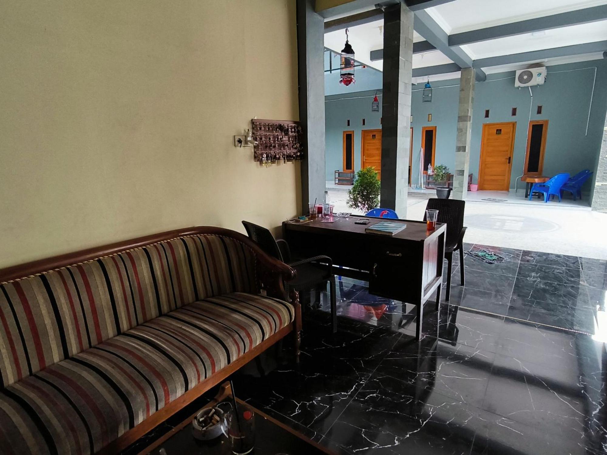 Nn Guesthouse Solo Exterior foto